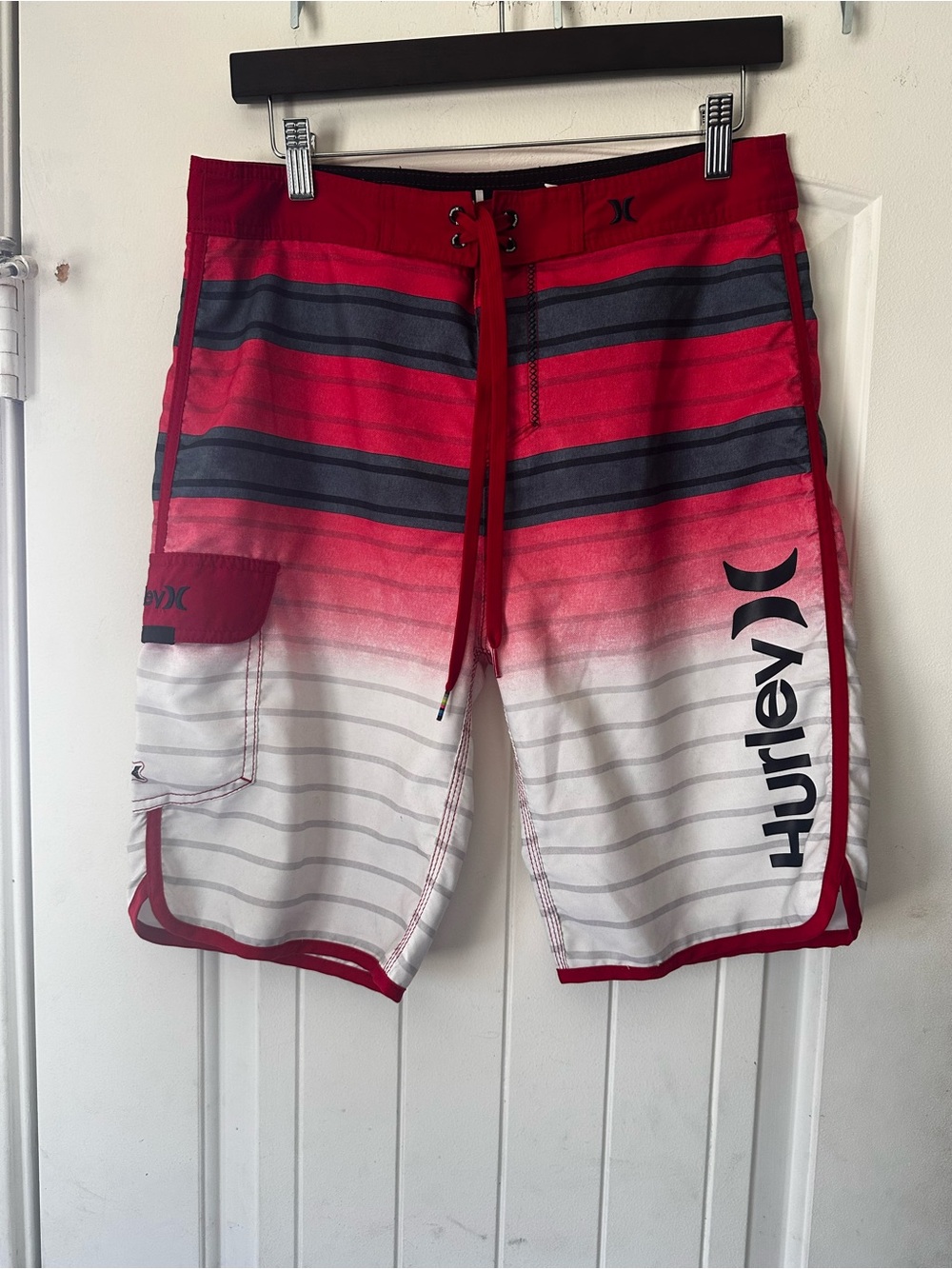 Hurley Mens Board Shorts Size 30 Red White Gray Striped Ombre Swim Trunks